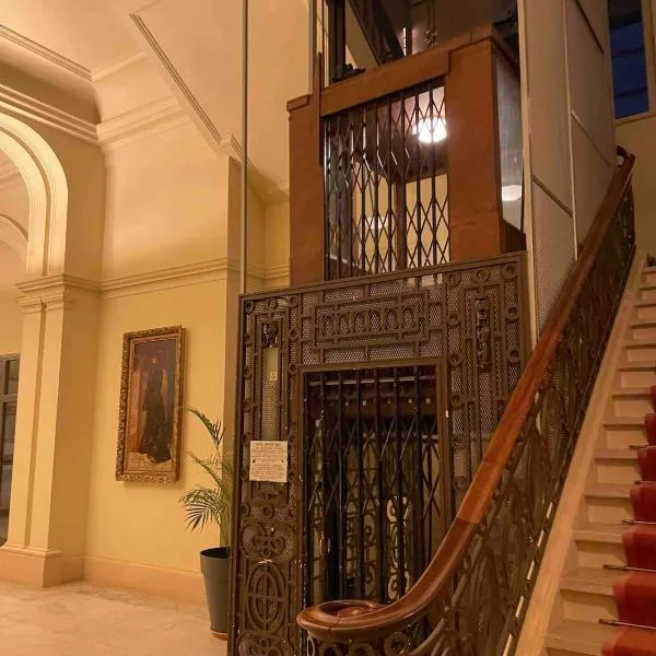 Characterful apartment in Zeebrugge! ThePalace403, hotell i Brugge