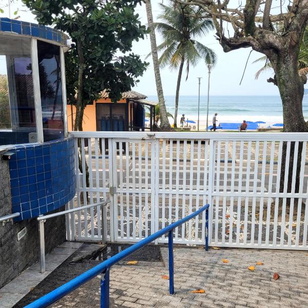 Pé na areia Praia do Tombo