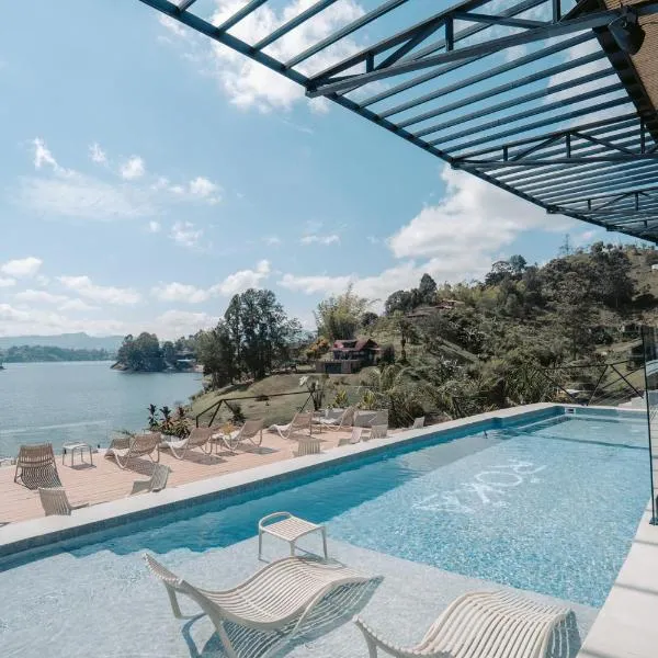Roka Hotel, khách sạn ở Guatapé