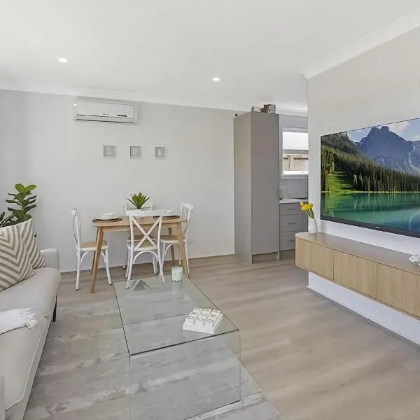 Frangipani Hideaway, хотел в Budgewoi