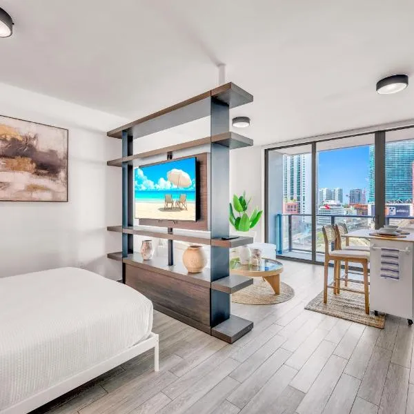 Luxury High Rise Apartment Skyline View Pool Gym Downtown Miami, hotel din Miami