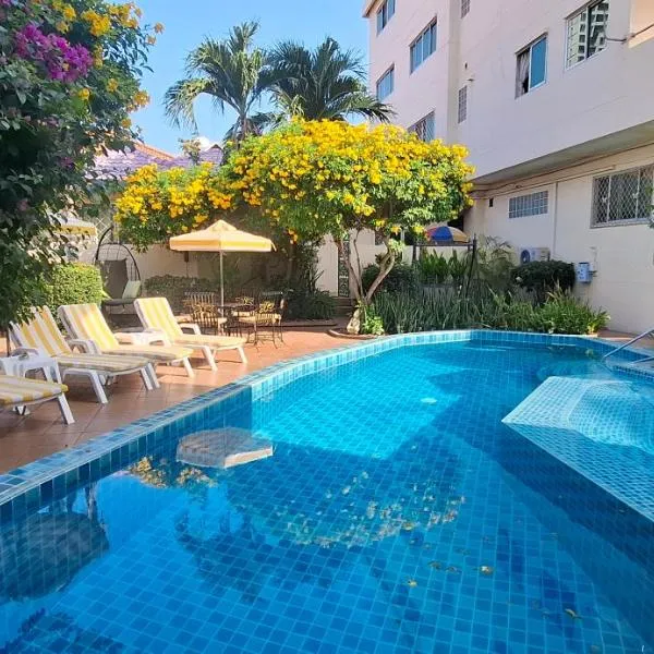 BUTTERFLY GARDEN BOUTIQUE RESIDENCE by Luxury View EX LG Apts and Villas, A Lifestyle Destination 1 to 3 bedroom units 110 to 190 sqmtr, 2 FULL Bathrooms, Rain shower, Complete kitchen, FREE Fast Fiber WIFI, 55" SMART TVs, 24-7 Staff, SPA BATH, FREE BBQ, hotel en Sur de Pattaya