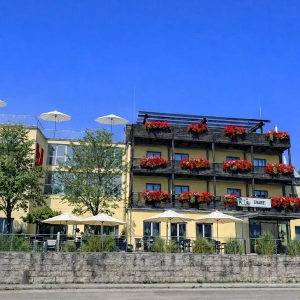 Apartmenthotel 's Mitterndorf、トラウンキルヒェンのホテル
