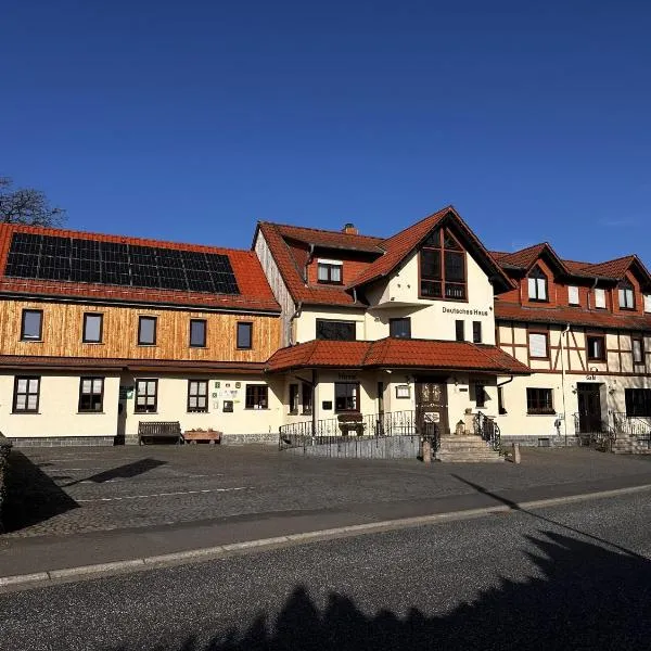 Deutsches Haus Hotel Restaurant Gastwirtschaft Biergarten am Radweg Bermuthshain – hotel w mieście Bermuthshain