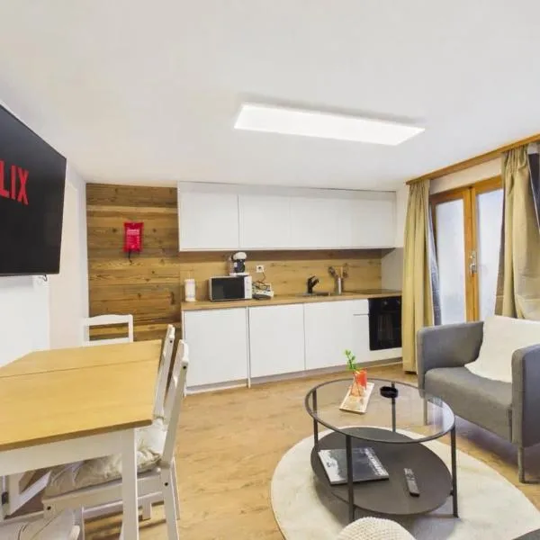 Charming vacation apartment near Zermatt, hotel em Randa