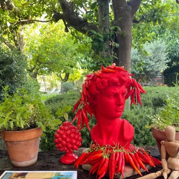 Casa Lucia، فندق في سورينتو