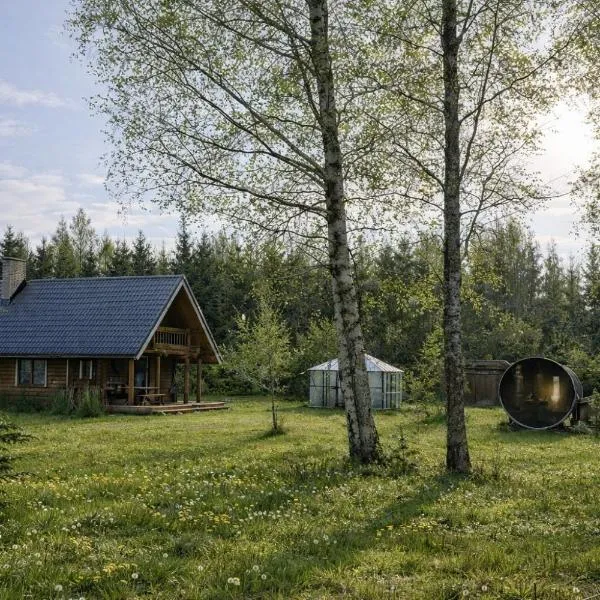 2-bedroom, fenced yard, sauna, 10 min to Pärnu, hotell Pärnus