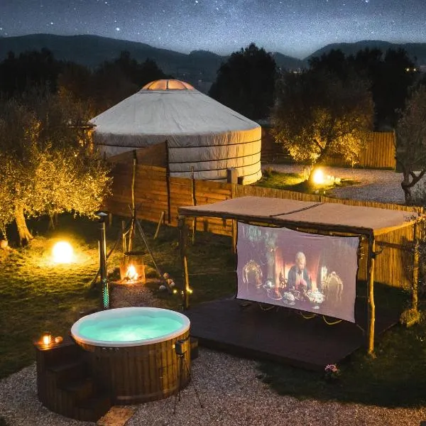2 CUORI E 1 YURTA Glamping in Tuscany - Adults Only, hotel u gradu Ašano