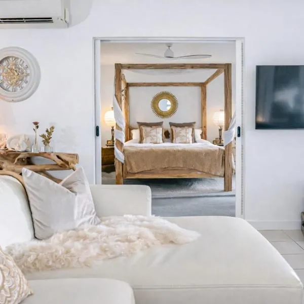 Driftwood Retreat, hotel u gradu Palm Kouv