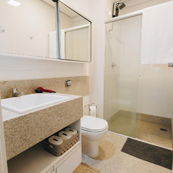 LRFlat 3 - Flat para pessoas exigentes com requinte e conforto próximo de tudo! Garagem e portaria 24h - Foto 3