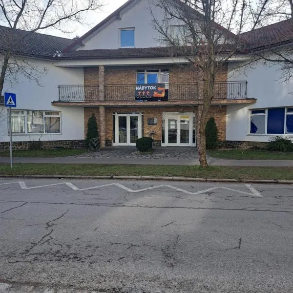 Príjemné ubytovanie v centre Sniny، فندق في سنينا