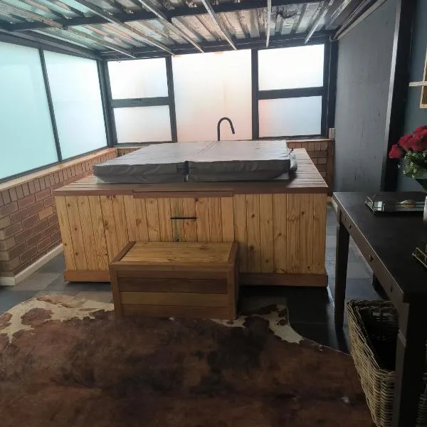 House of Nyibiba, hotel din Vosloorus