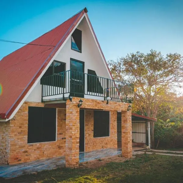 Calle del Tigre Chalet, khách sạn ở Sabana Redonda