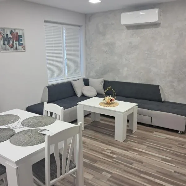 Apartment Petrovi, hotel v destinaci Lovech