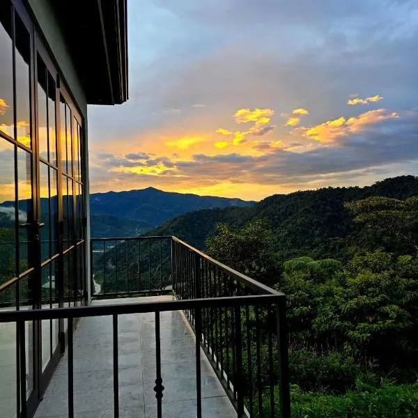Bosque Tapantí, cerca del PN Tapantí en Orosí, Cartago, Costa Rica, hotel a Purisil