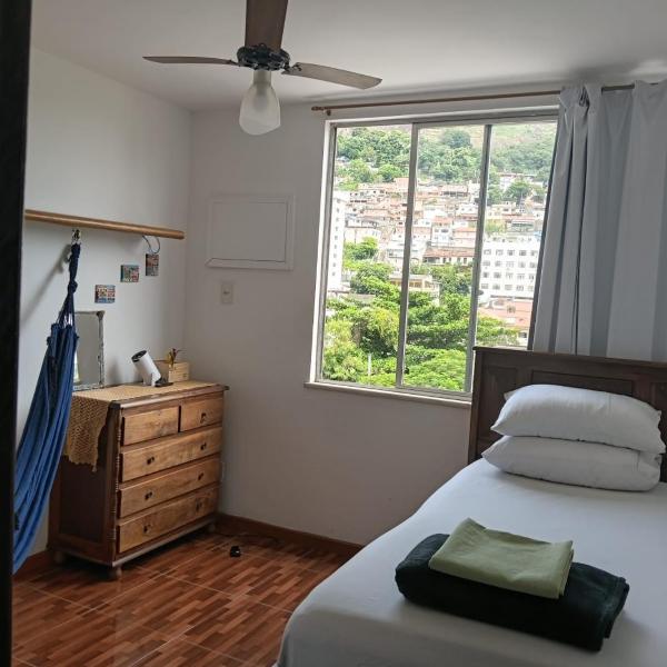 Quarto e banheiro privativos