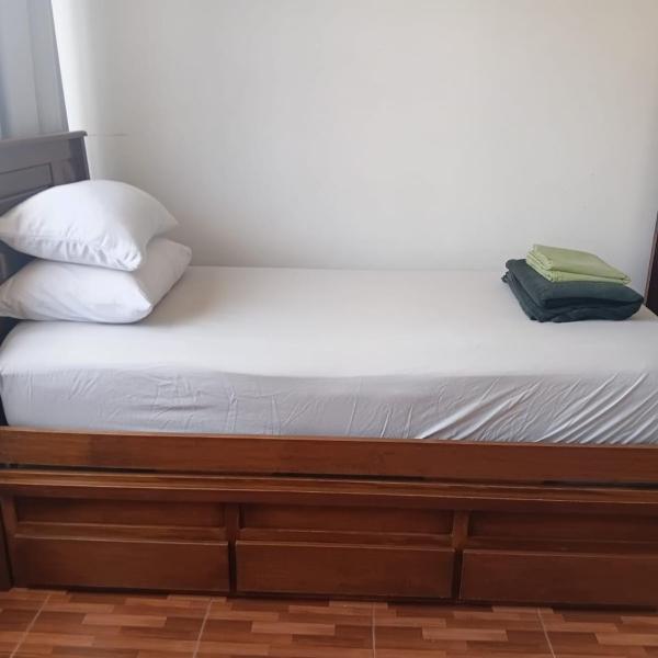 Quarto e banheiro privativos - Foto 2