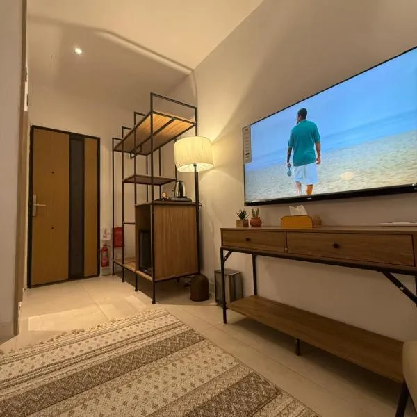 نزل عطيف - غرف فندقية, hotel i Al Kharābah