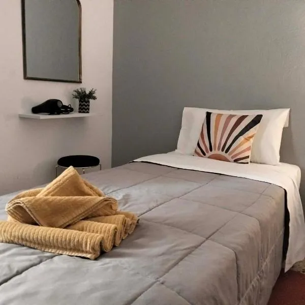 SUNRISE near the sea apartment, hotel a Artemida