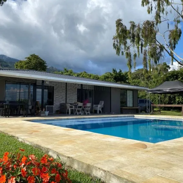 Finca Campestre en el Lago Calima "Doña Ime", hotel a Calimita