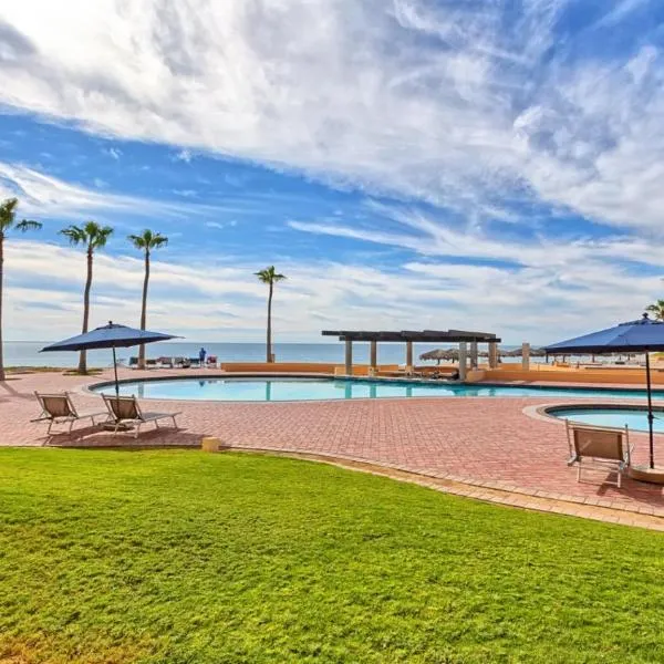 Ground Floor 2BR Beachfront - Steps to Pool - Princesa E104 - BeachBumCondos, hotel Puerto Peñascóban