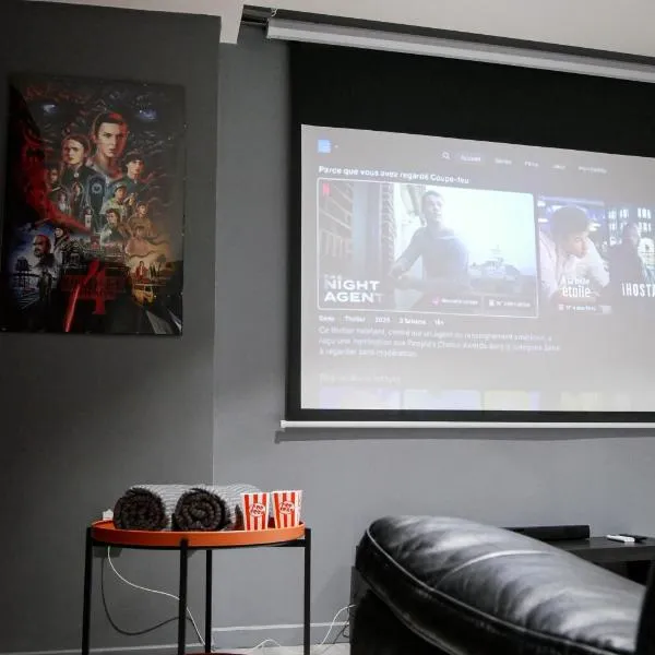 Suite CinéRoom à 25 min de Paris, Hotel in Franconville