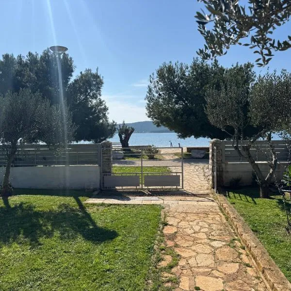 Lucia&Laura, Hotel in Turanj