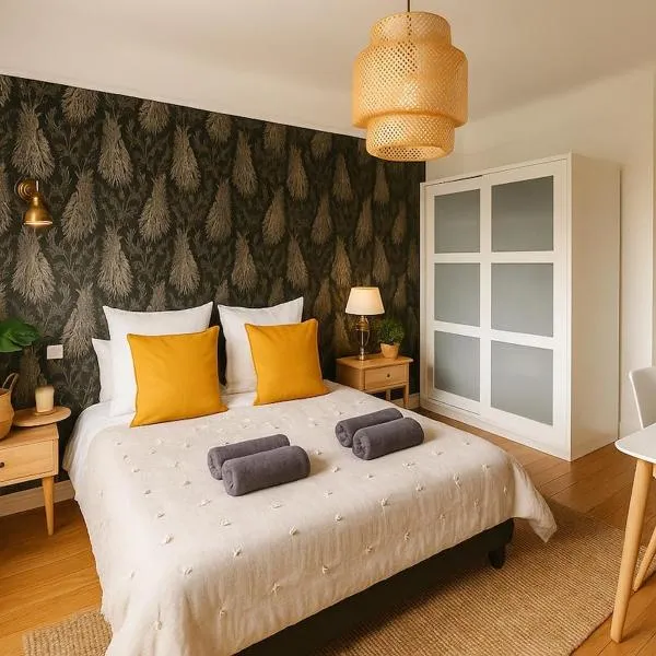 EL PARADISE - Logement Entier - Cœur de Ville - Basilique au Balcon - Proche Gare – hotel w mieście Lisieux