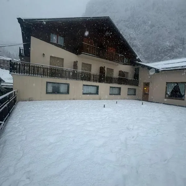 Miravalle Supersport Hotel, hotel en Forni Avoltri