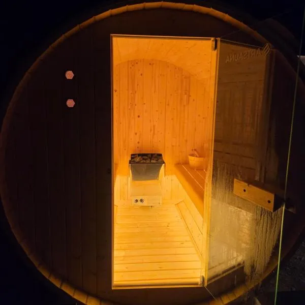 Ferienwohnung Geyer - NEU! mit Fasssauna - Altmühltal, hotel sa Rennertshofen