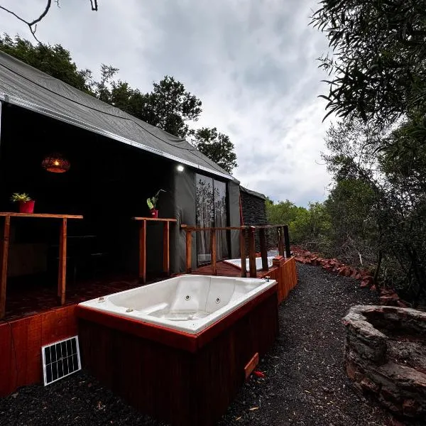 Mountain Spa Lodge luxury tent resort, khách sạn ở Hartbeespoort