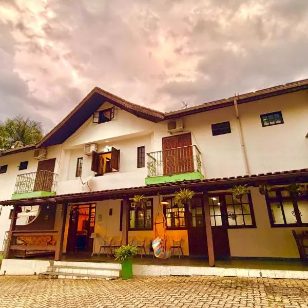 Ninho dos Passaros Penedo RJ, hotel di Penedo