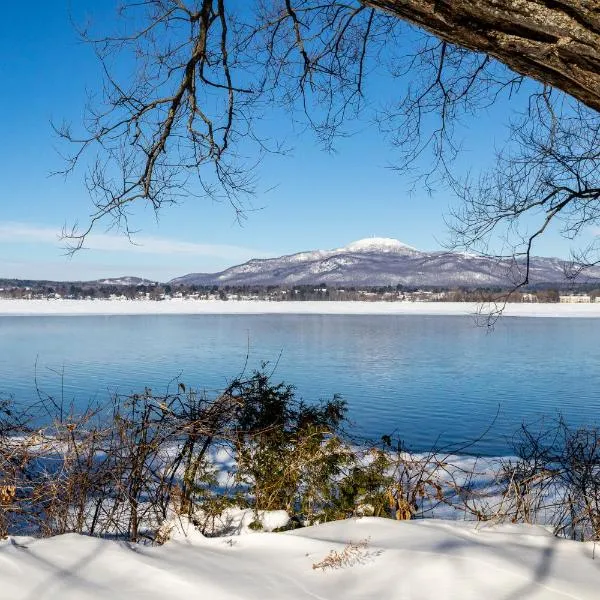 Au p'tit cocon sur le lac, Hotel in Orford