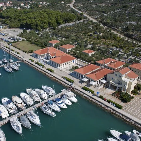 Apartment ACI Marina CRES, hotelli kohteessa Cres