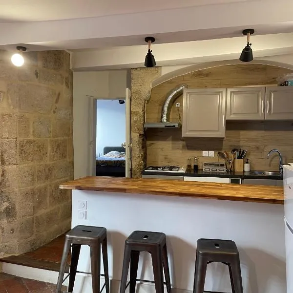 2- Appartement climatisé dans le centre historique d Aubenas, hotel en Aubenas