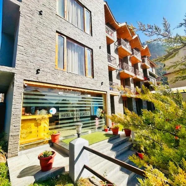 Manali Castle # premium rooms #parking #Balcony & Mountain view rooms #family rooms #Lawn #Near mall road, viešbutis mieste Manalis