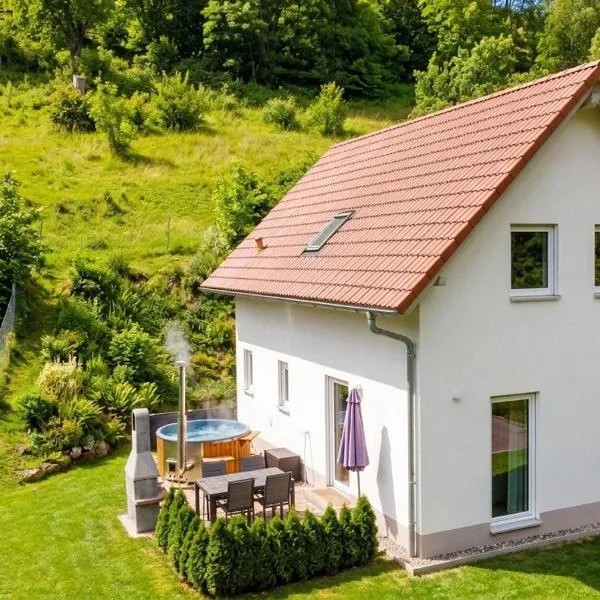 Frankenwald Chalets - Ferienhaus mit privaten Whirlpool, hotel u gradu Wilhelmsthal