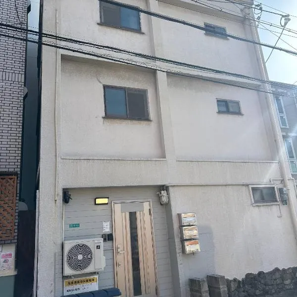 寬居 kuanju 一棟貸し 広々一戸建て JR桜ノ宮駅徒歩3分 最大8名 梅田 大阪城公園アクセス良好, hotel a Osaka