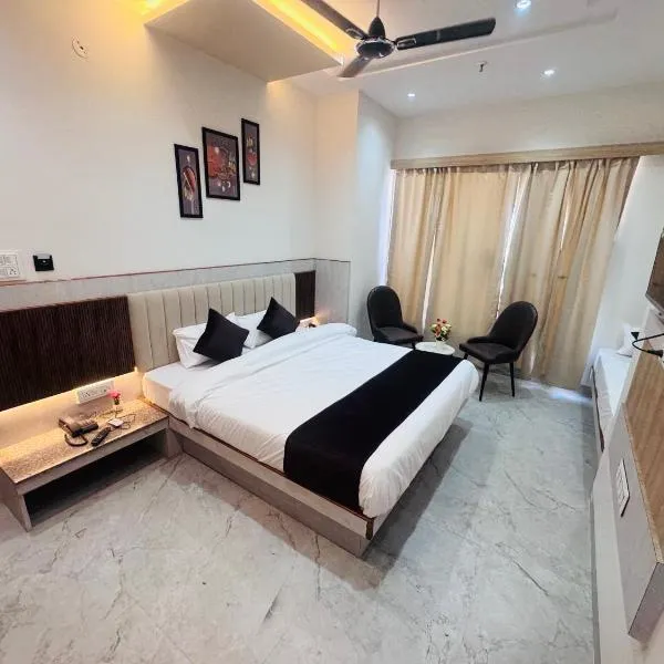Hotel Purvi By Vilaasitaa Arvindo indore, hotelli kohteessa Indore