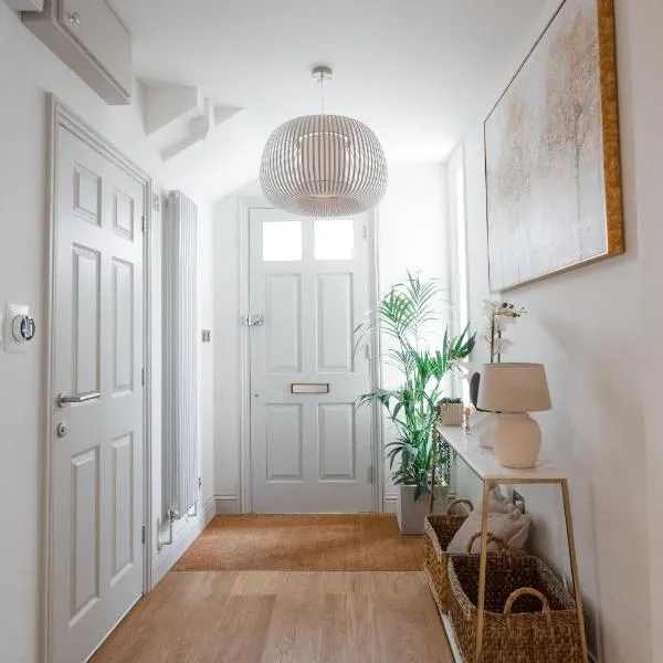 Central Cheltenham Luxury Apartment – Edmonstone House, hotel v destinácii Cheltenham