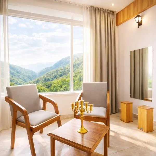 The Landour Wood House, Hotel in Masuri