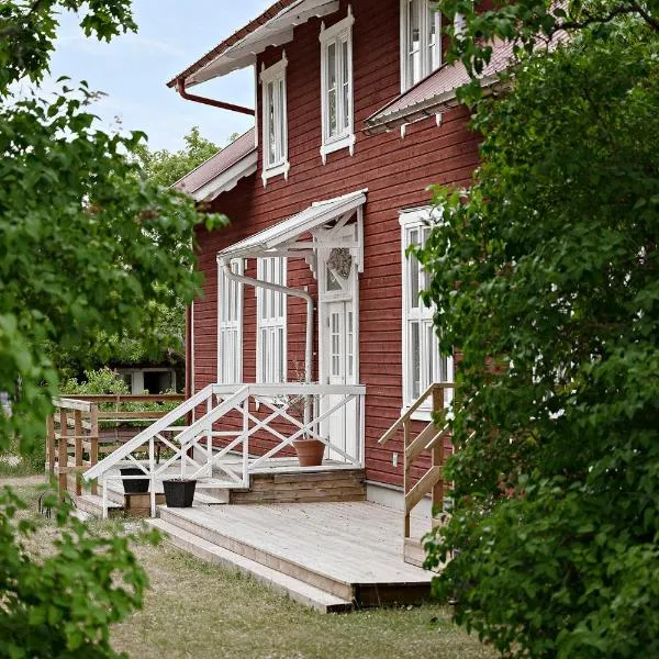 Charming Bed & Breakfast - Villa Högby, hotel in Löttorp