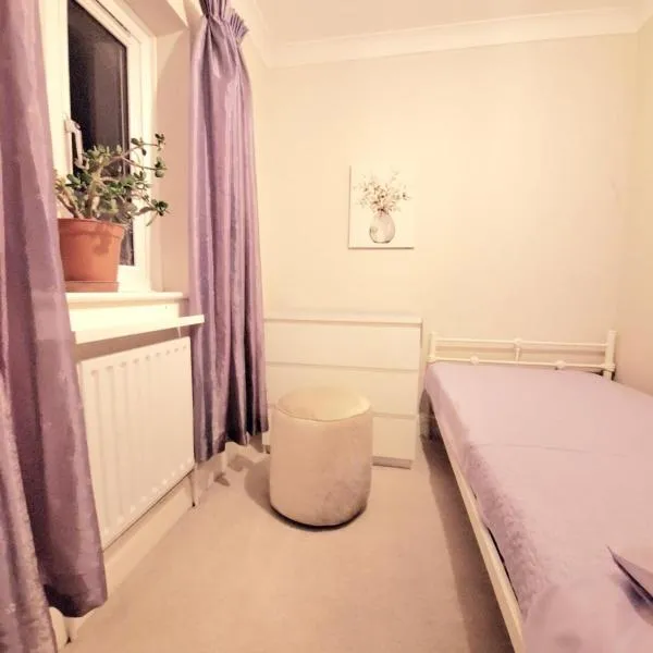 Comfortable quiet room near Cambridge, hotel a Long Stanton