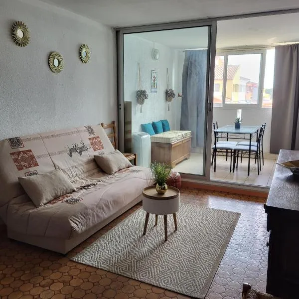 Charming apartment – hotel w mieście Le Barcarès