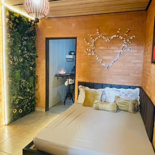 Suite inteligente com integração com alexa- cama flutuante - área central de GV- casais- indivudual - Foto 2