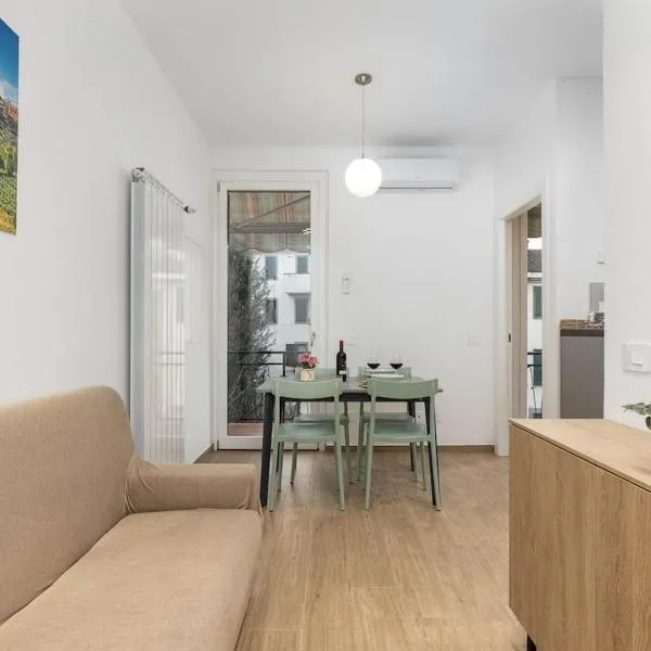 House Tuscany, готель у місті Поджібонсі