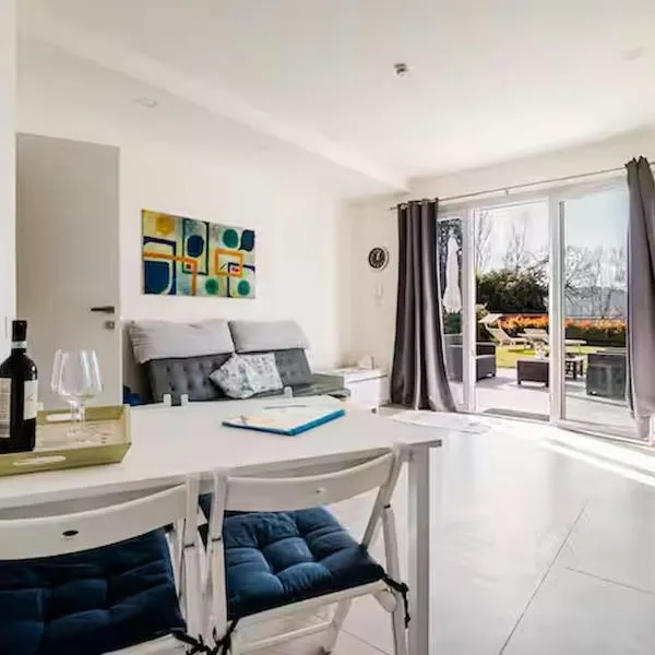 Mirasole Holiday House, hotel din Leggiuno