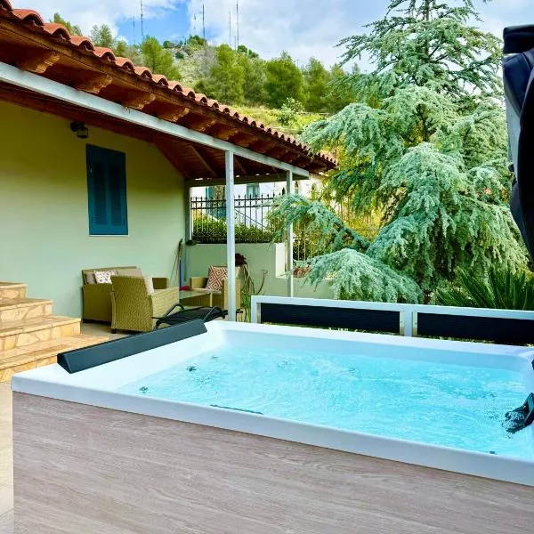Blue Topaz cottage Mini pool Spa, hotel di Nafplio