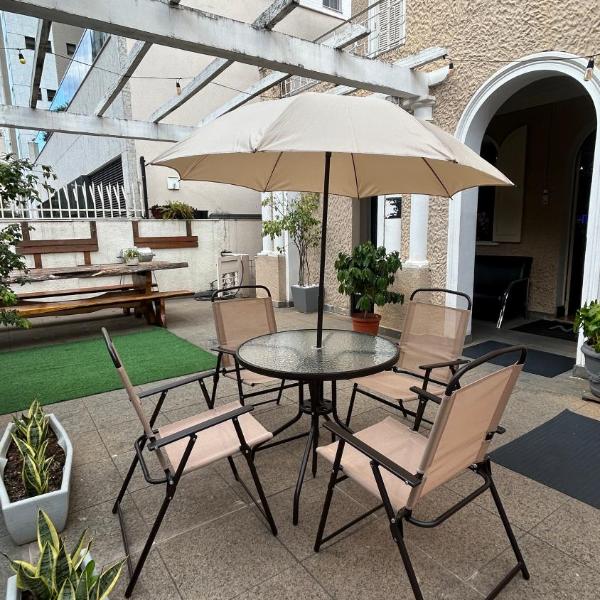 Nuhh Hostel & Café