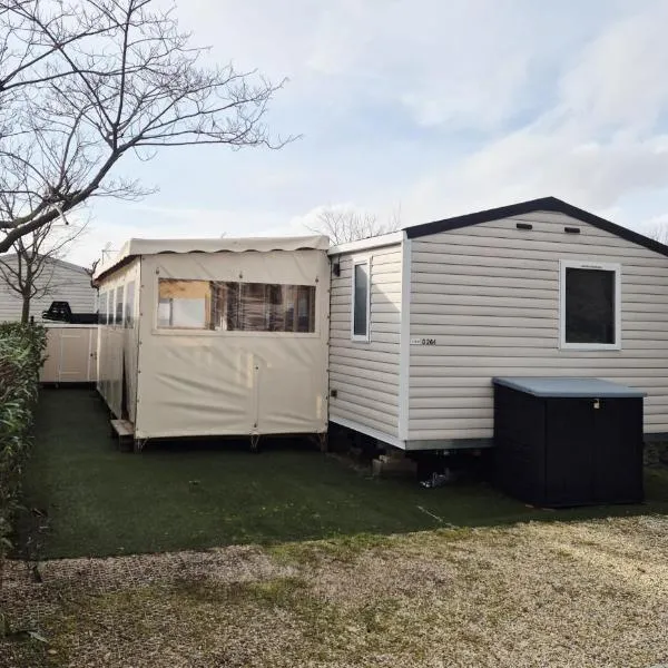 Mobil-Home Le Premium-MH34, hótel í Sérignan
